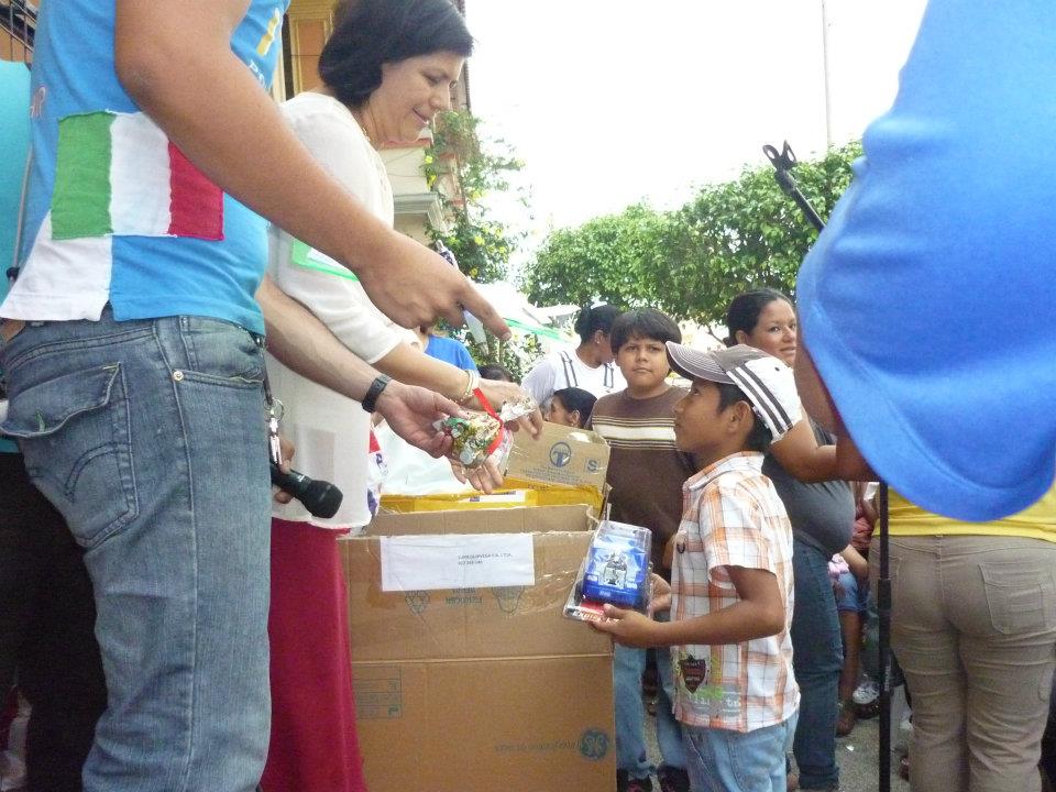 Portada del álbum Entrega de Juguetes Colegio Aguilas de Cristo
