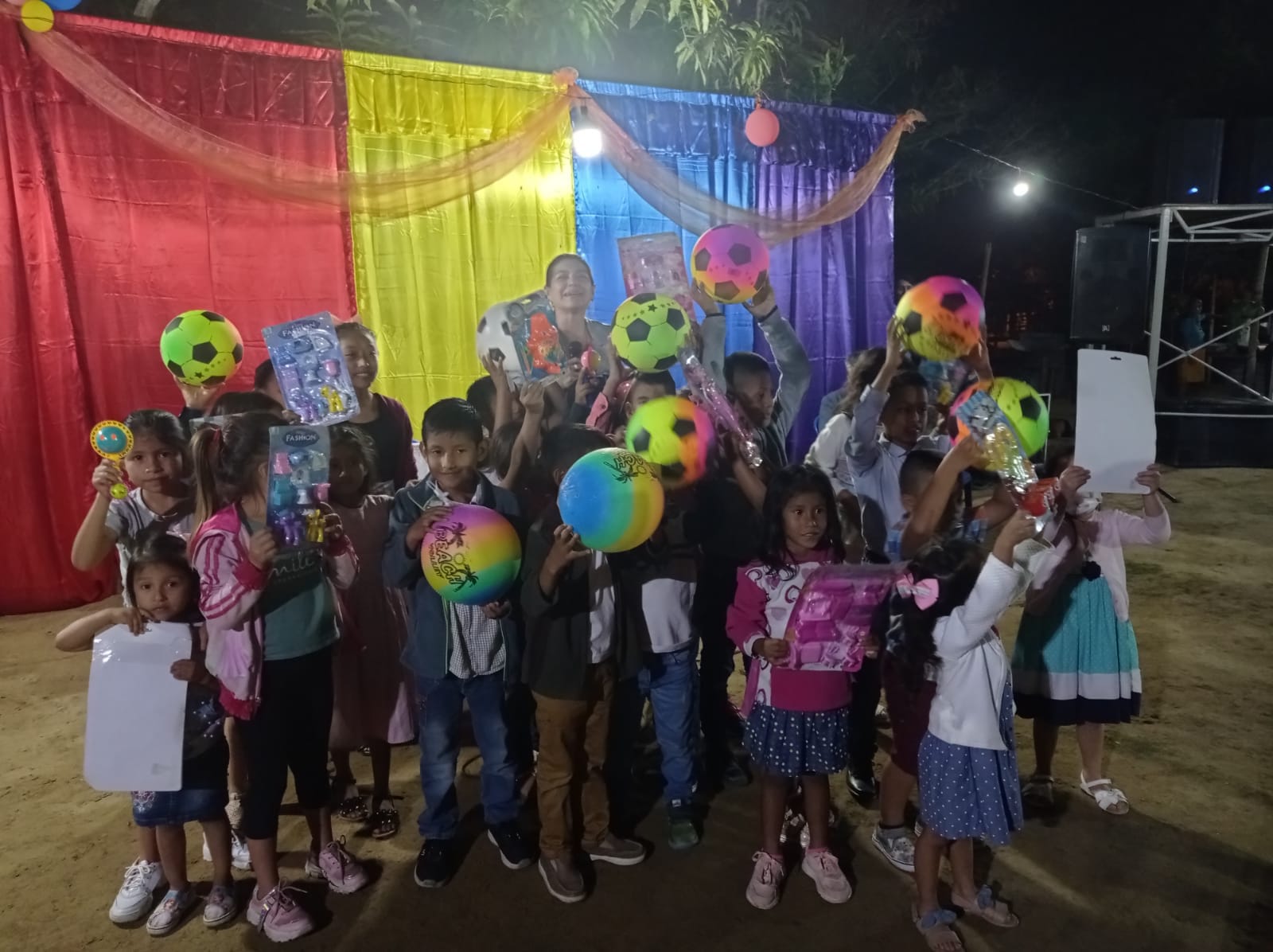 Portada del álbum Entrega de jueguetes Prócel de la Fortuna - Via Manabí