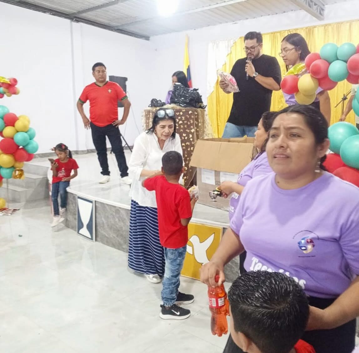 Portada del álbum Entrega de juguetes Puna